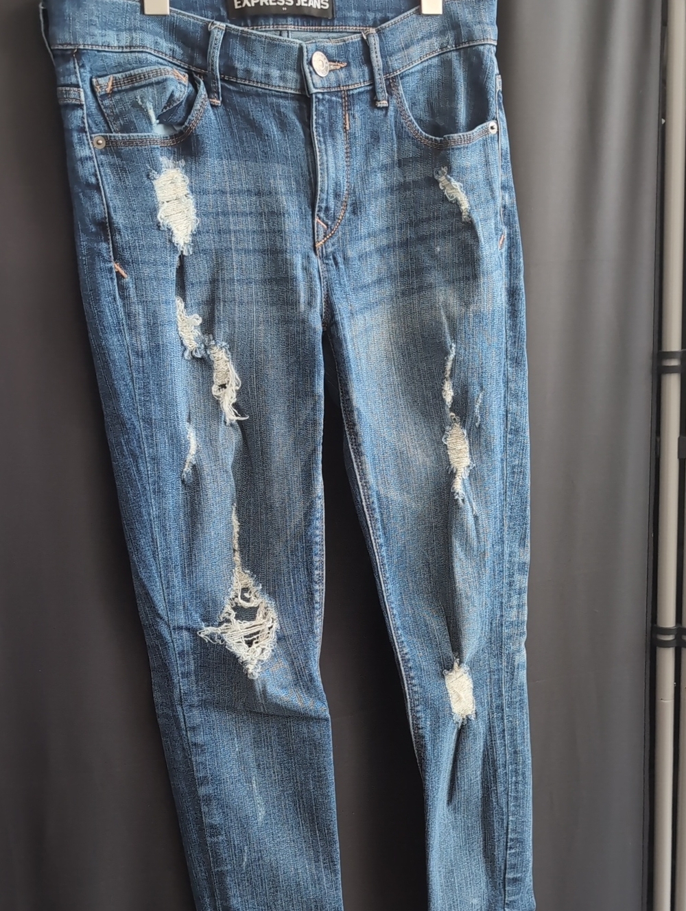 🏵️ 3 For $10 🏵️ Express Women’s Distressed Dark Blue Legging Jeans